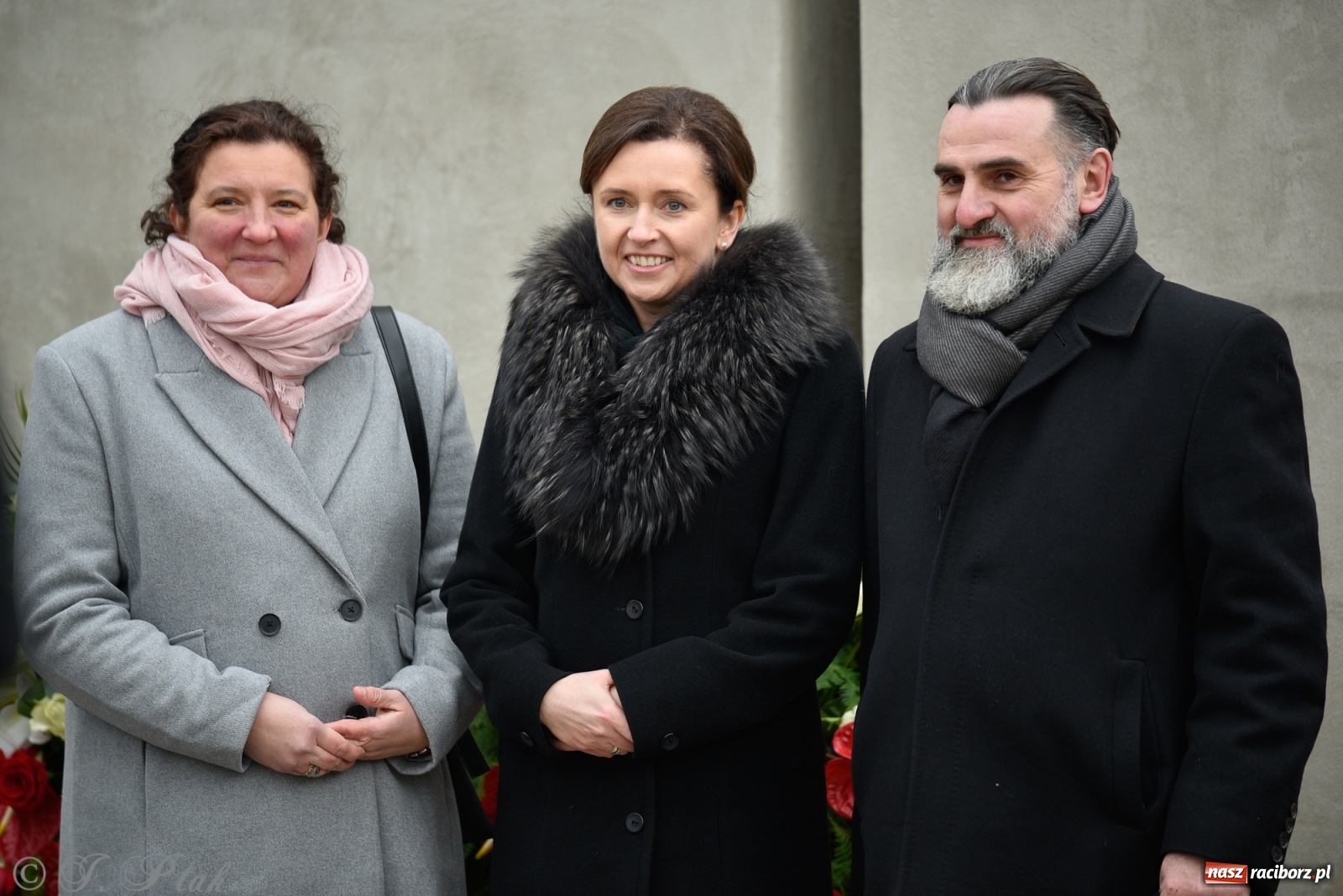 Zdjęcie w galerii na portalu naszraciborz.pl: Jeszcze nie pusty grób - przy Zakładzie Karnym odsłonięto Pomnik Żołnierzy Wyklętych [FOTO i WIDEO] wiadomości z regionu