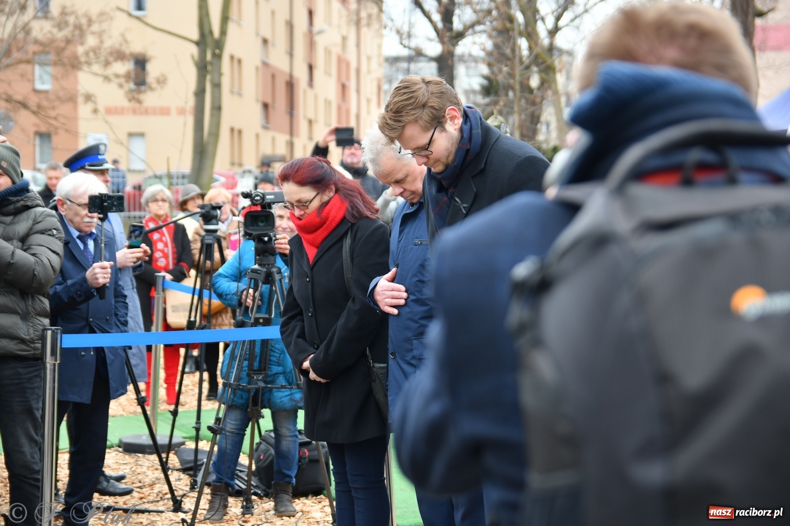 Zdjęcie w galerii na portalu naszraciborz.pl: Jeszcze nie pusty grób - przy Zakładzie Karnym odsłonięto Pomnik Żołnierzy Wyklętych [FOTO i WIDEO] wiadomości z regionu
