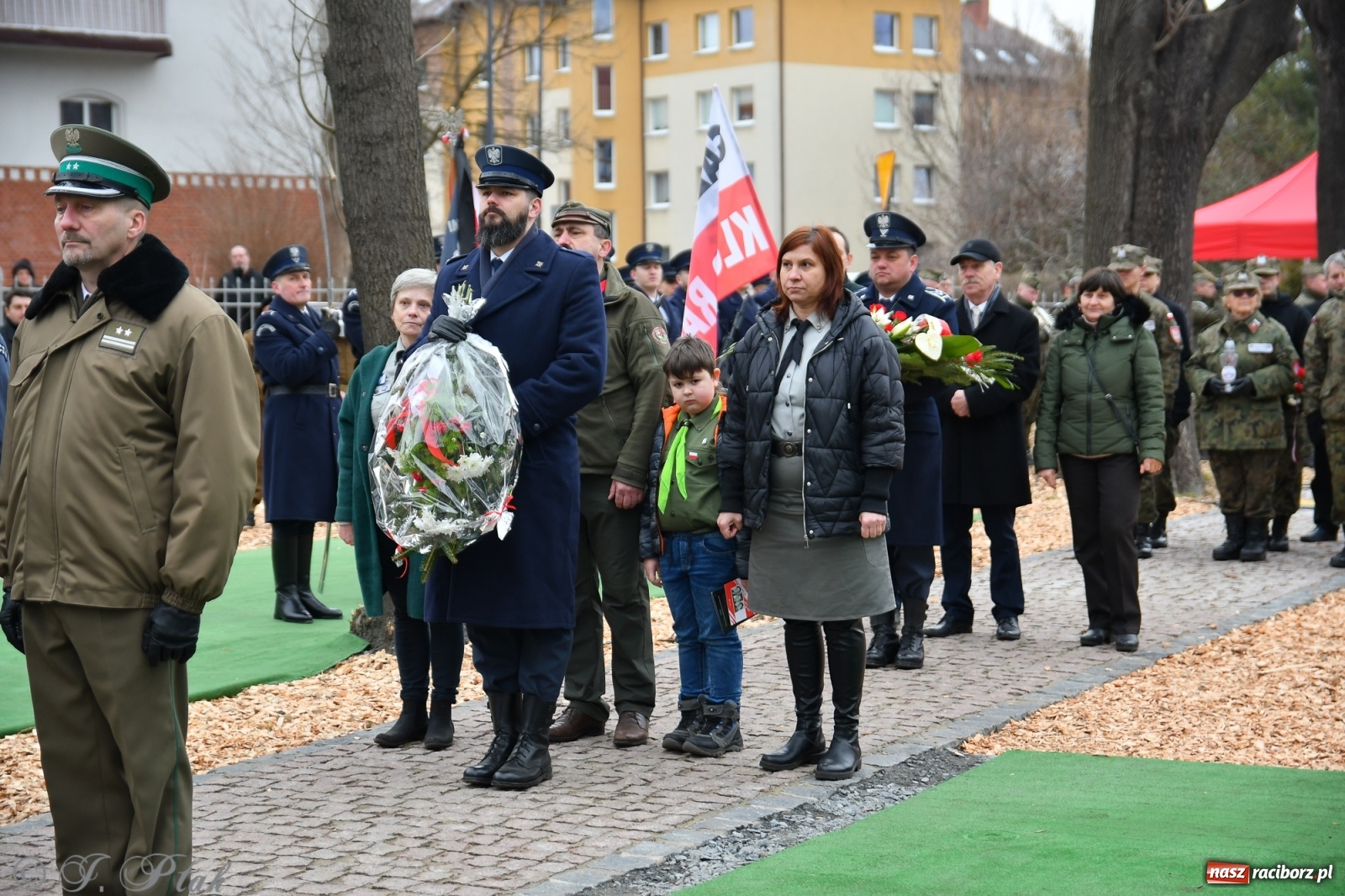 Zdjęcie w galerii na portalu naszraciborz.pl: Jeszcze nie pusty grób - przy Zakładzie Karnym odsłonięto Pomnik Żołnierzy Wyklętych [FOTO i WIDEO] wiadomości z regionu