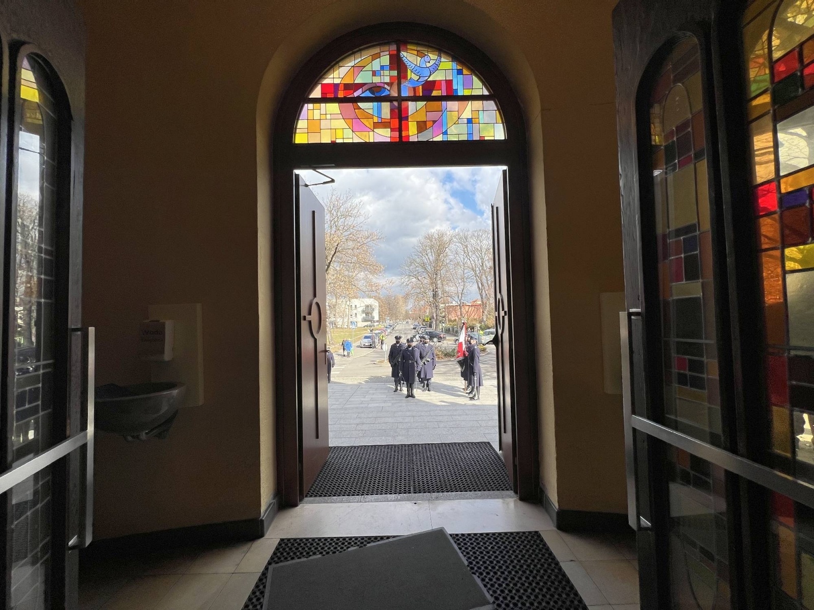 Zdjęcie w galerii na portalu naszraciborz.pl: Biskup polowy Wojska Polskiego w kościele NSPJ: Zachowali się jak trzeba! wiadomości z regionu