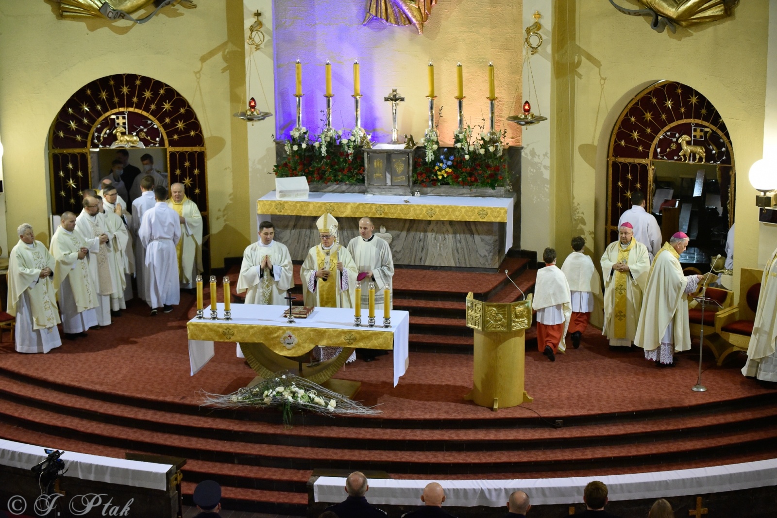 Zdjęcie w galerii na portalu naszraciborz.pl: Biskup polowy Wojska Polskiego w kościele NSPJ: Zachowali się jak trzeba! wiadomości z regionu
