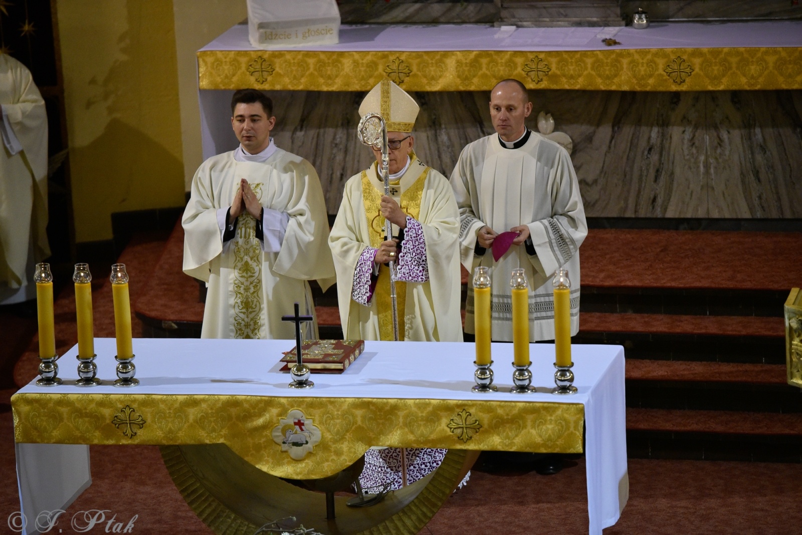 Zdjęcie w galerii na portalu naszraciborz.pl: Biskup polowy Wojska Polskiego w kościele NSPJ: Zachowali się jak trzeba! wiadomości z regionu