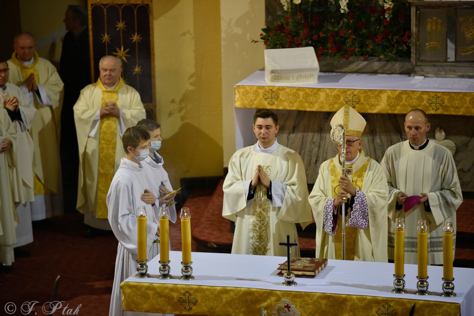 Zdjęcie w galerii na portalu naszraciborz.pl: Biskup polowy Wojska Polskiego w kościele NSPJ: Zachowali się jak trzeba! wiadomości z regionu