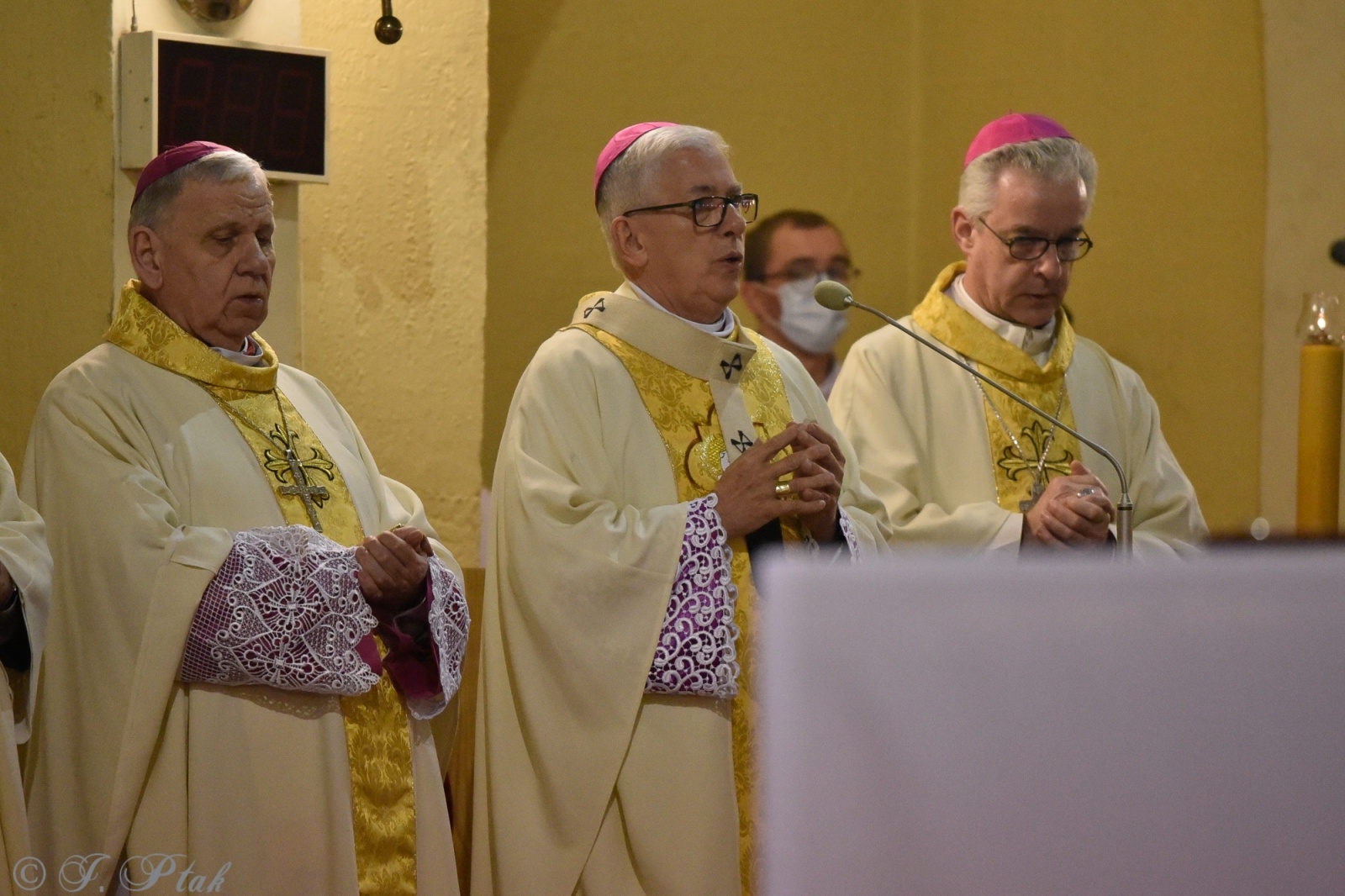 Zdjęcie w galerii na portalu naszraciborz.pl: Biskup polowy Wojska Polskiego w kościele NSPJ: Zachowali się jak trzeba! wiadomości z regionu