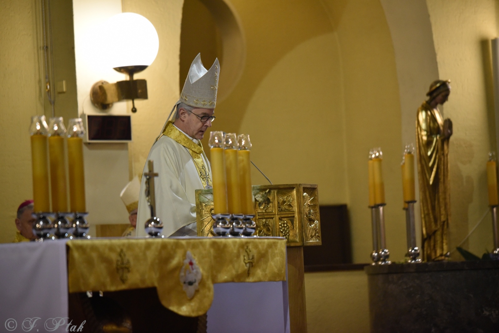 Zdjęcie w galerii na portalu naszraciborz.pl: Biskup polowy Wojska Polskiego w kościele NSPJ: Zachowali się jak trzeba! wiadomości z regionu