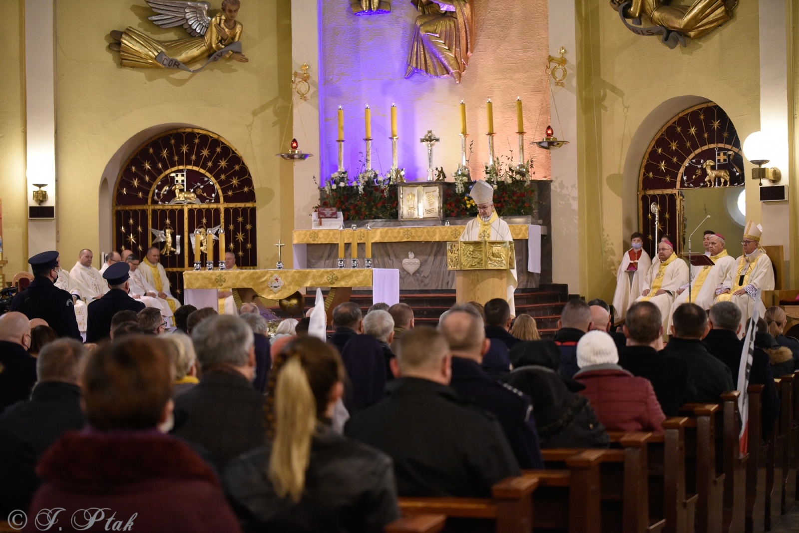 Zdjęcie w galerii na portalu naszraciborz.pl: Biskup polowy Wojska Polskiego w kościele NSPJ: Zachowali się jak trzeba! wiadomości z regionu