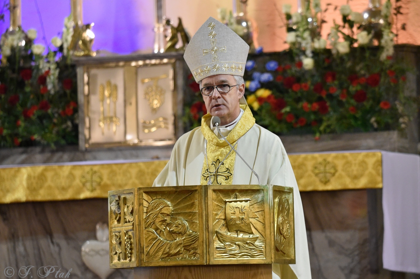 Zdjęcie w galerii na portalu naszraciborz.pl: Biskup polowy Wojska Polskiego w kościele NSPJ: Zachowali się jak trzeba! wiadomości z regionu
