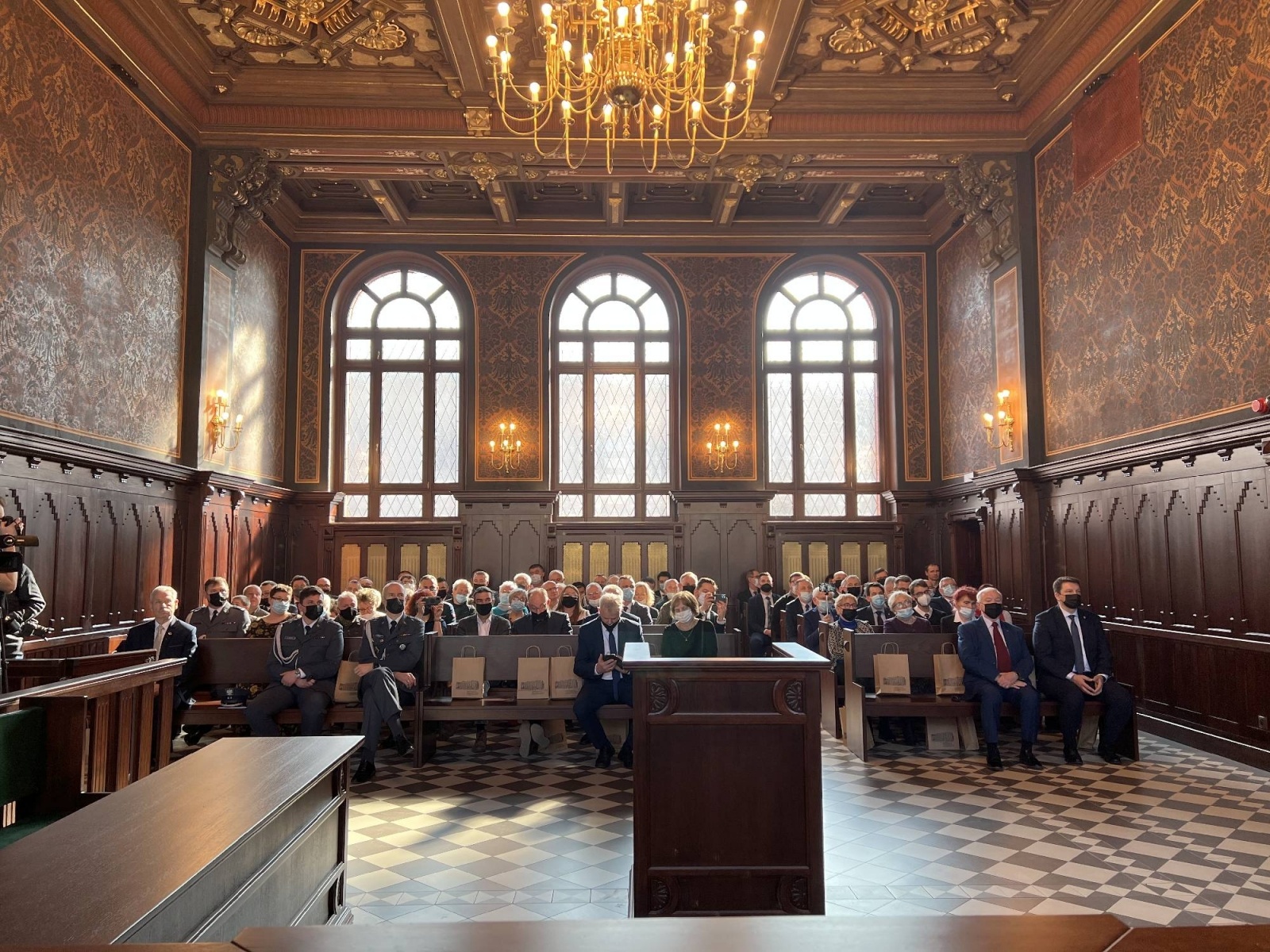 Zdjęcie w galerii na portalu naszraciborz.pl: Polskie powojenne podziemie niepodległościowe na ziemi raciborskiej po 1945 - sympozjum w gmachu Sądu Krajowego wiadomości z regionu