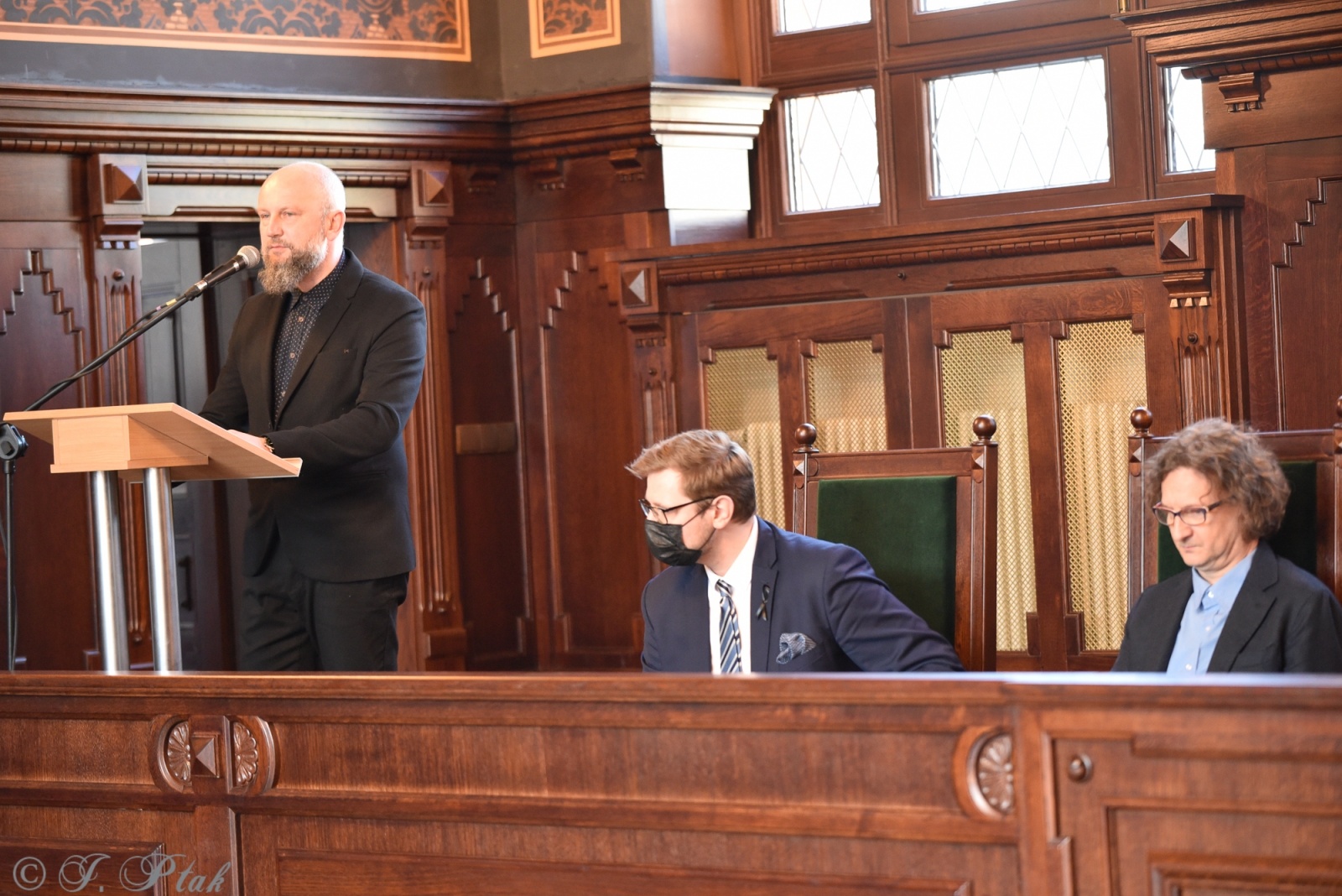 Zdjęcie w galerii na portalu naszraciborz.pl: Polskie powojenne podziemie niepodległościowe na ziemi raciborskiej po 1945 - sympozjum w gmachu Sądu Krajowego wiadomości z regionu