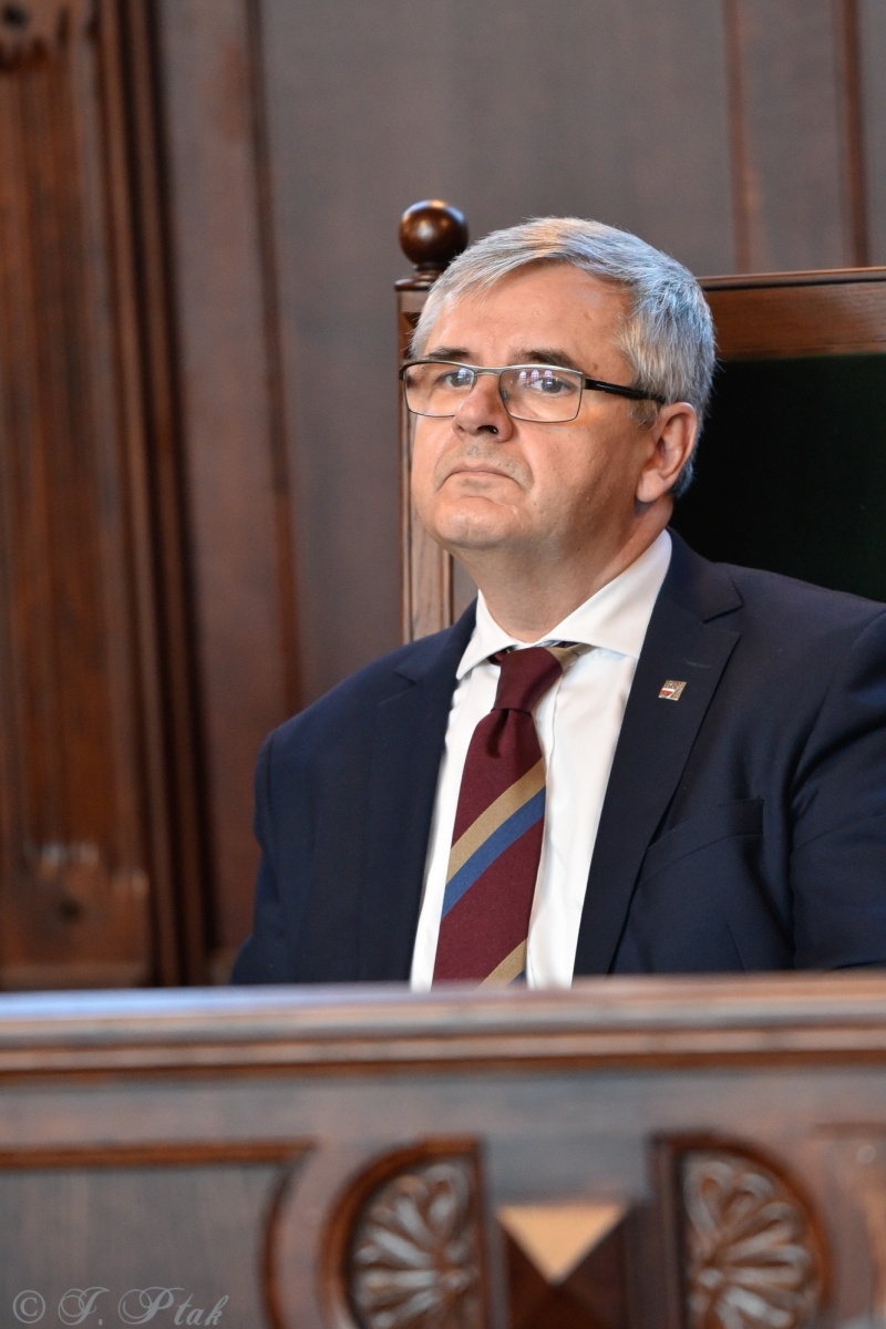 Zdjęcie w galerii na portalu naszraciborz.pl: Polskie powojenne podziemie niepodległościowe na ziemi raciborskiej po 1945 - sympozjum w gmachu Sądu Krajowego wiadomości z regionu