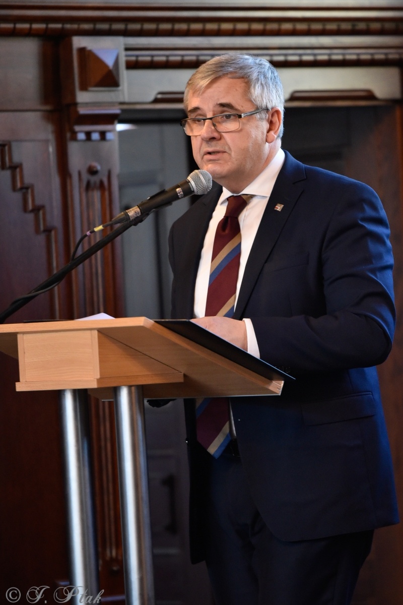 Zdjęcie w galerii na portalu naszraciborz.pl: Polskie powojenne podziemie niepodległościowe na ziemi raciborskiej po 1945 - sympozjum w gmachu Sądu Krajowego wiadomości z regionu