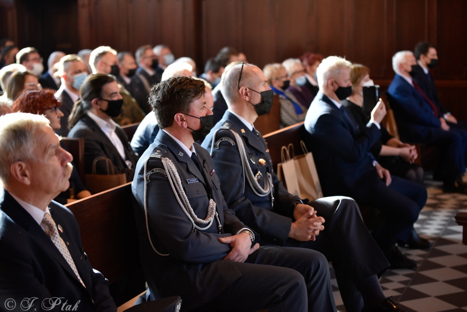 Zdjęcie w galerii na portalu naszraciborz.pl: Polskie powojenne podziemie niepodległościowe na ziemi raciborskiej po 1945 - sympozjum w gmachu Sądu Krajowego wiadomości z regionu