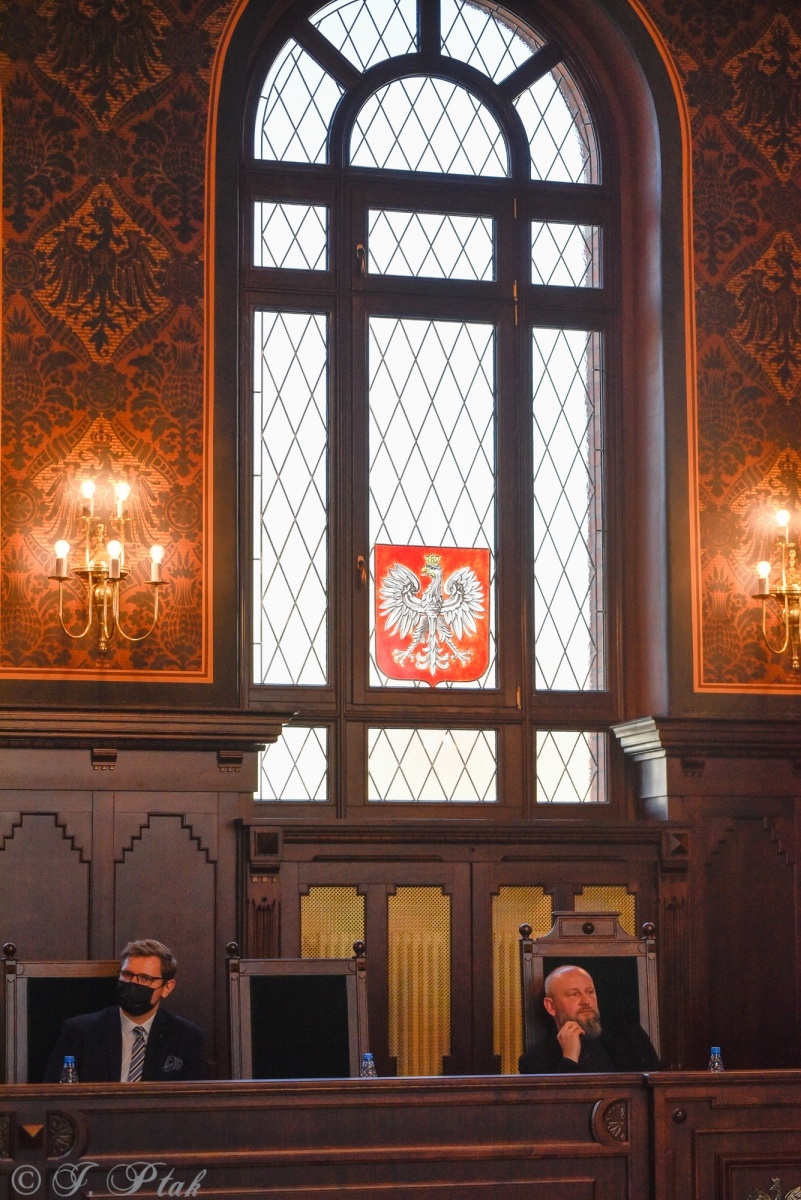 Zdjęcie w galerii na portalu naszraciborz.pl: Polskie powojenne podziemie niepodległościowe na ziemi raciborskiej po 1945 - sympozjum w gmachu Sądu Krajowego wiadomości z regionu