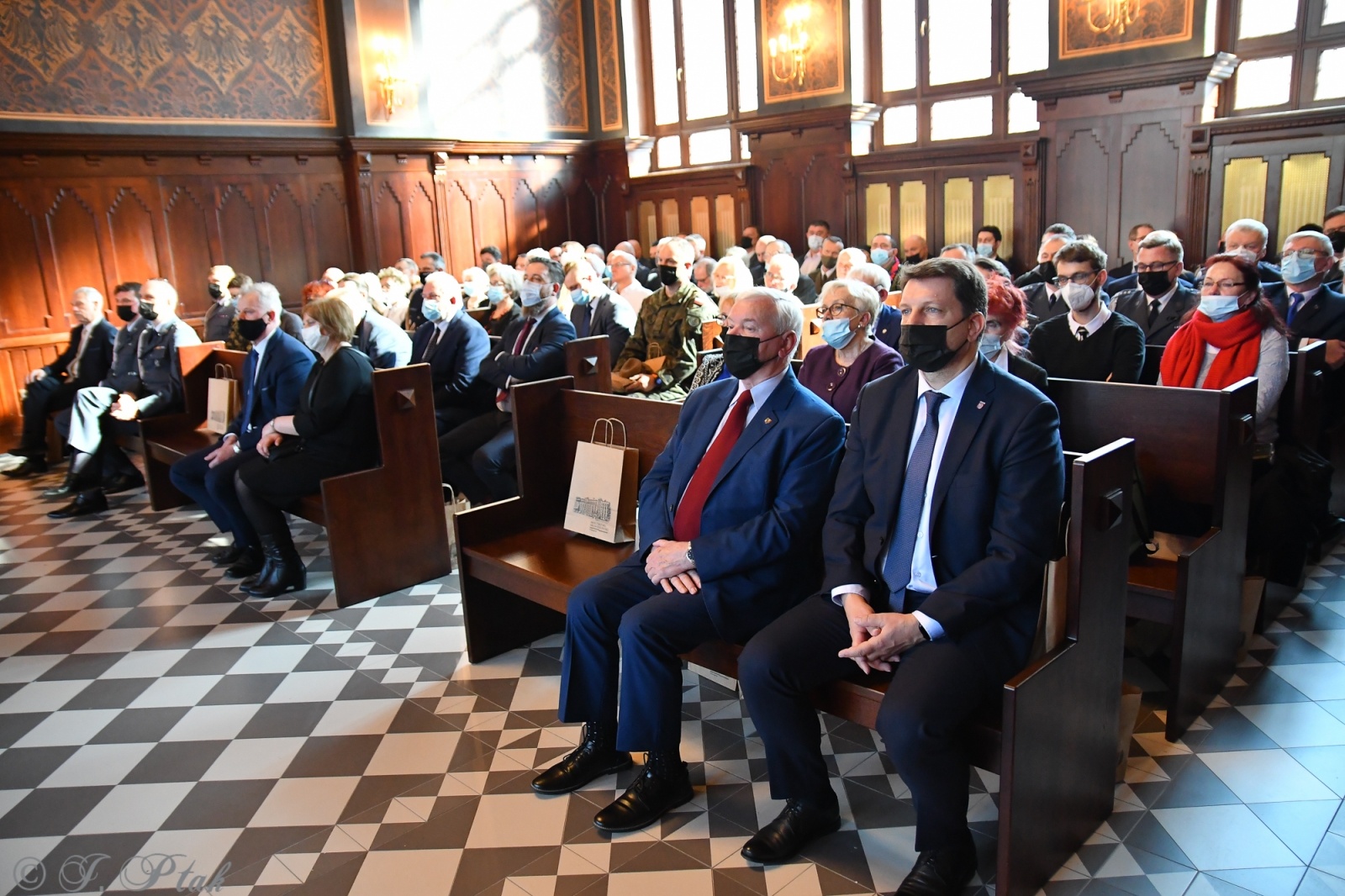 Zdjęcie w galerii na portalu naszraciborz.pl: Polskie powojenne podziemie niepodległościowe na ziemi raciborskiej po 1945 - sympozjum w gmachu Sądu Krajowego wiadomości z regionu