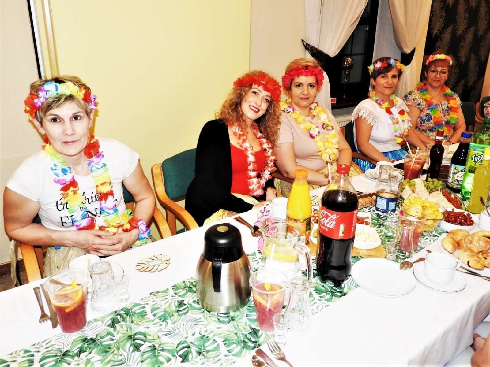 Zdjęcie w galerii na portalu naszraciborz.pl: Babski comber w stylu hawajskim w Łubowicach wiadomości z regionu