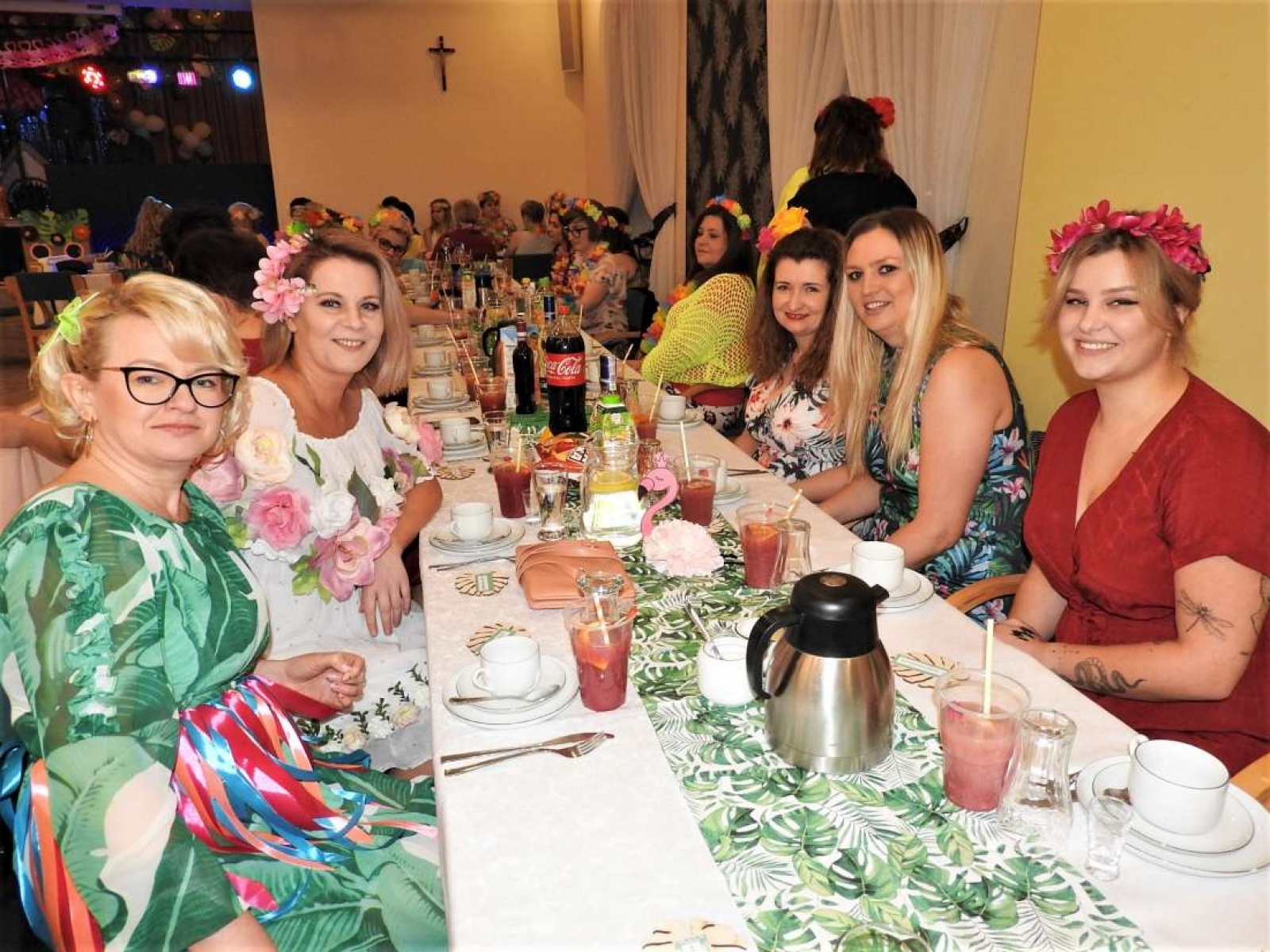 Zdjęcie w galerii na portalu naszraciborz.pl: Babski comber w stylu hawajskim w Łubowicach wiadomości z regionu