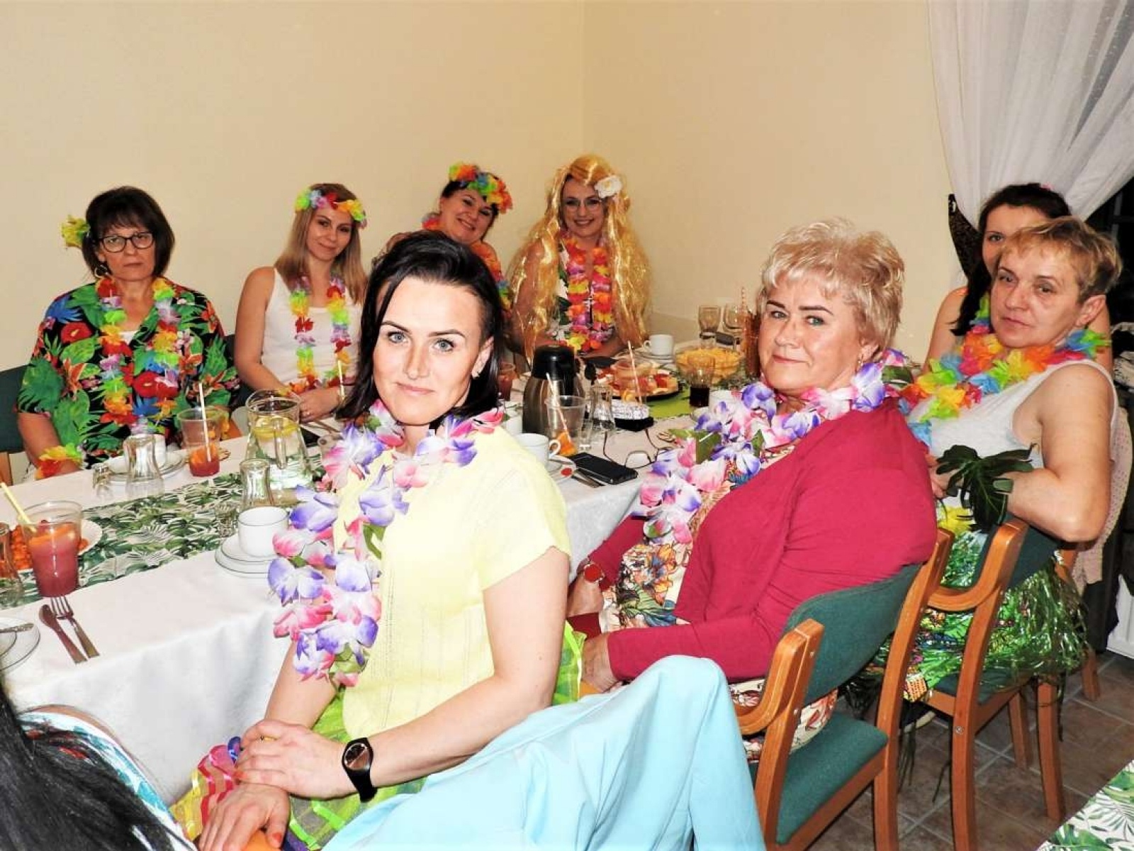 Zdjęcie w galerii na portalu naszraciborz.pl: Babski comber w stylu hawajskim w Łubowicach wiadomości z regionu