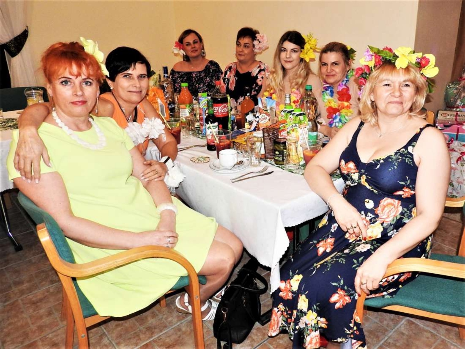 Zdjęcie w galerii na portalu naszraciborz.pl: Babski comber w stylu hawajskim w Łubowicach wiadomości z regionu