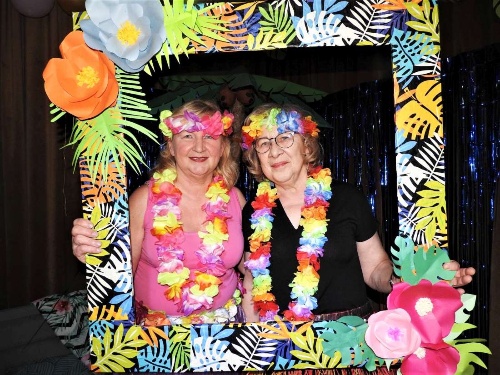 Zdjęcie w galerii na portalu naszraciborz.pl: Babski comber w stylu hawajskim w Łubowicach wiadomości z regionu