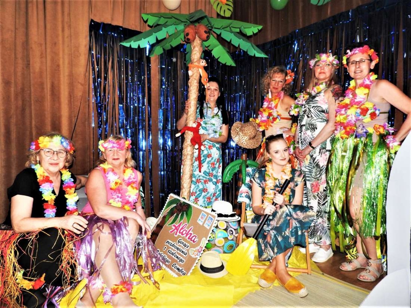 Zdjęcie w galerii na portalu naszraciborz.pl: Babski comber w stylu hawajskim w Łubowicach wiadomości z regionu