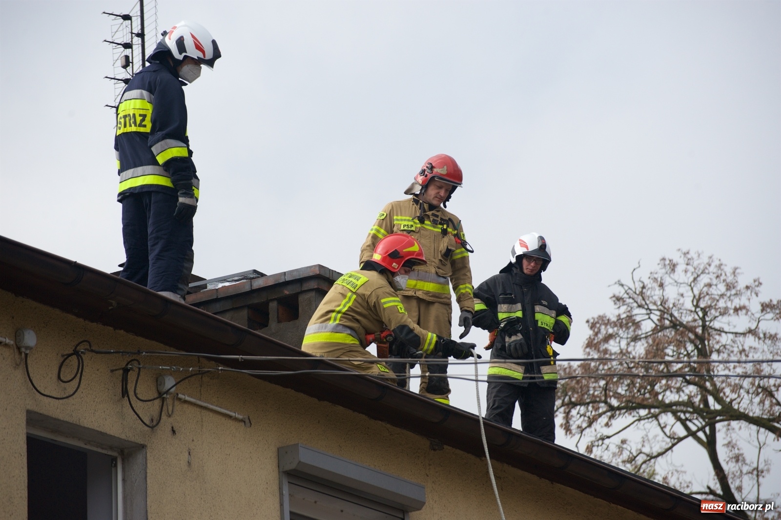 Zdjęcie w galerii na portalu naszraciborz.pl: Raport 998. Otwarcia mieszkań, pożary sadzy i ulatniający się gaz wiadomości z regionu