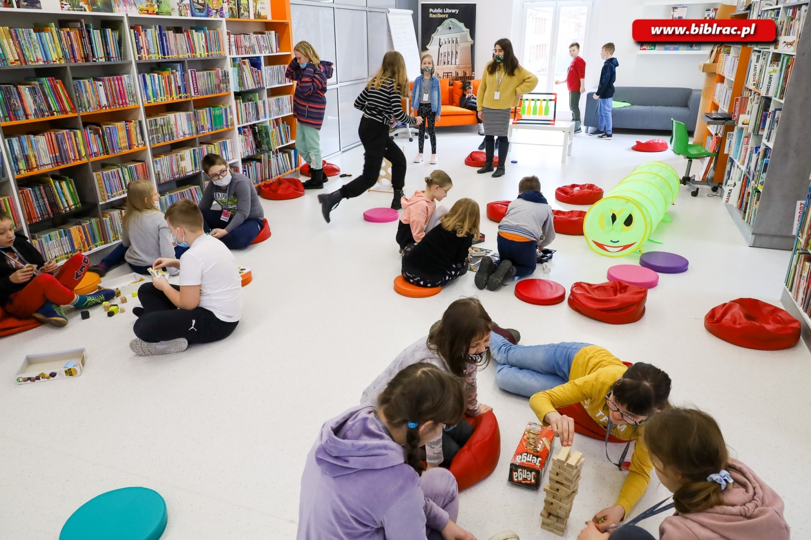 Zdjęcie w galerii na portalu naszraciborz.pl: Raciborska książnica jako wytwórnia filmowa wiadomości z regionu