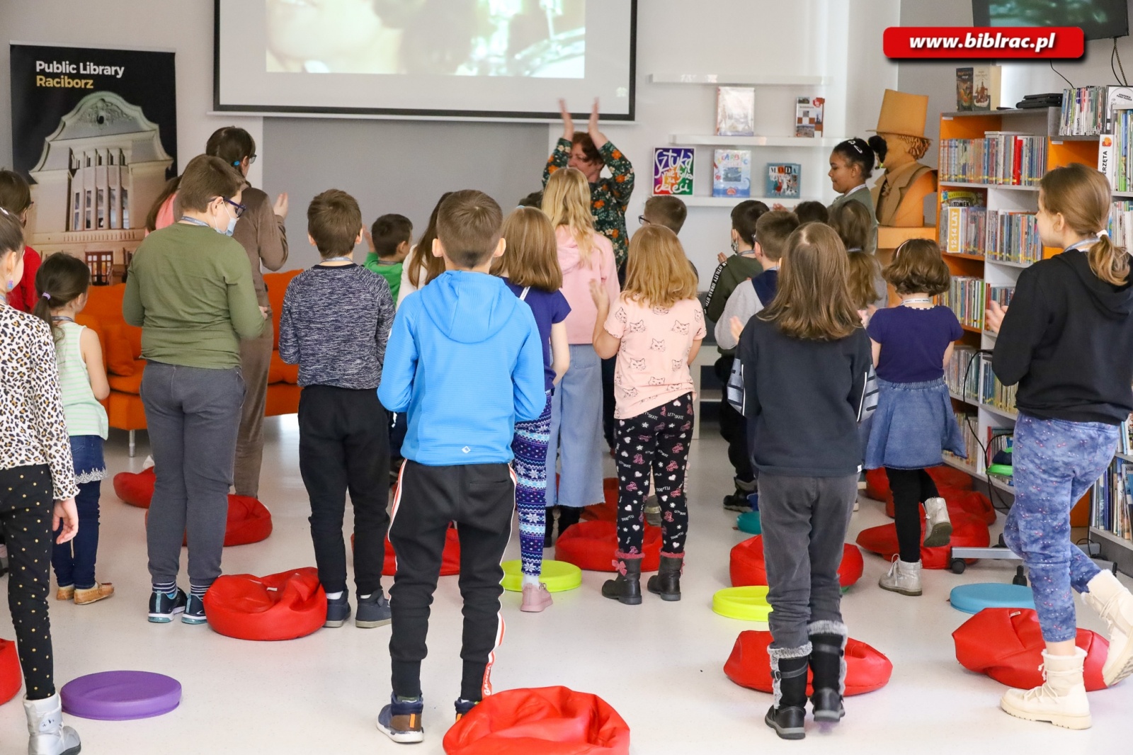Zdjęcie w galerii na portalu naszraciborz.pl: Raciborska książnica jako wytwórnia filmowa wiadomości z regionu