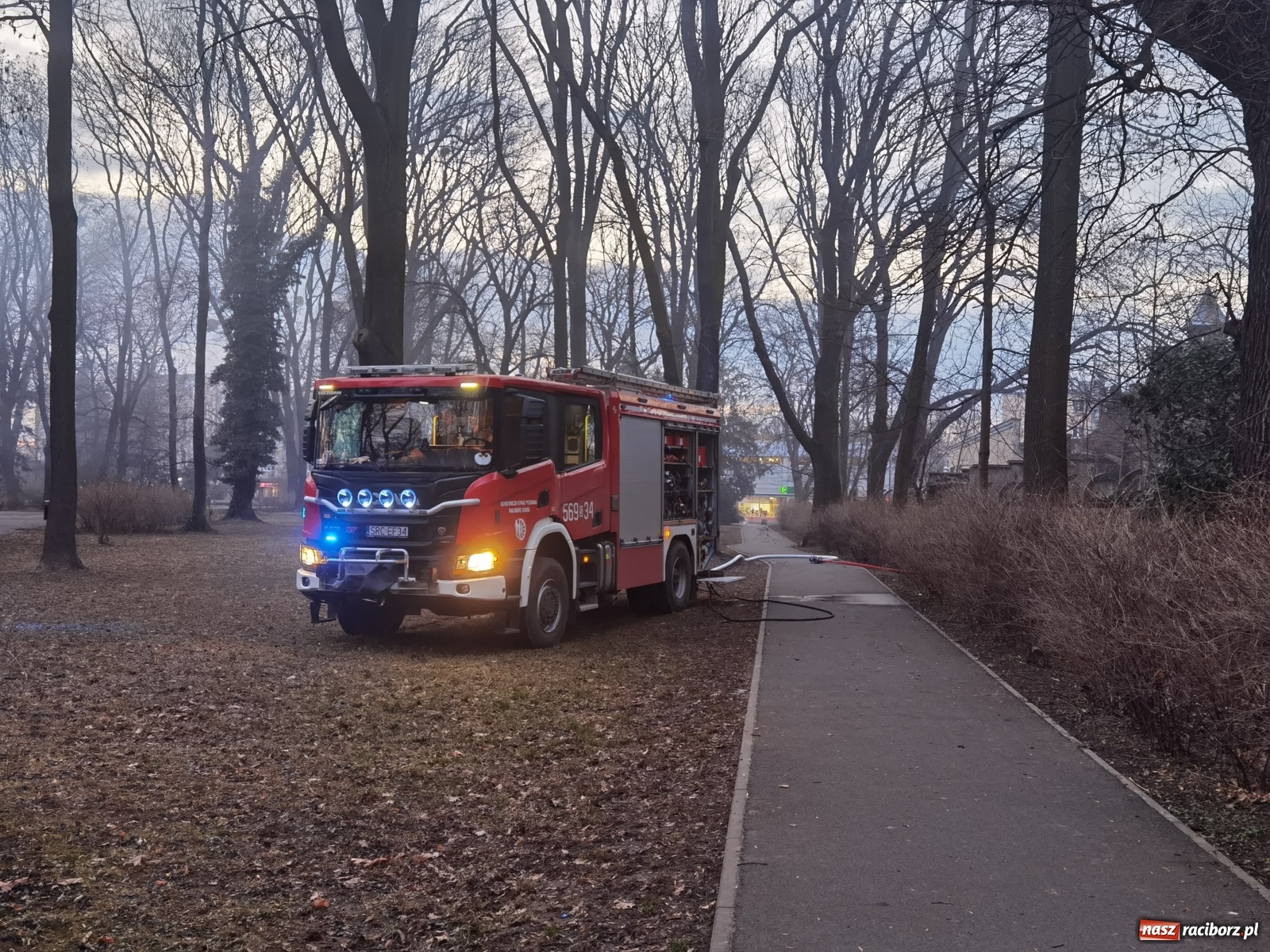 Zdjęcie w galerii na portalu naszraciborz.pl: Raport 998. Alarm z monitoringu w DPS na Ostrogu. Otwarcie mieszkania przy Pomnikowej wiadomości z regionu