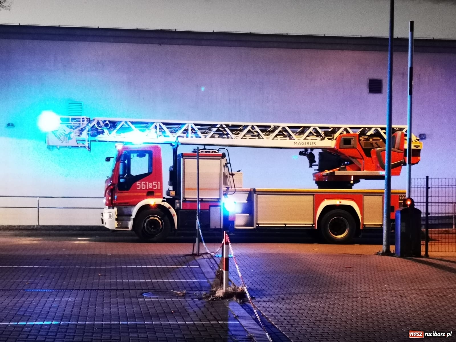 Zdjęcie w galerii na portalu naszraciborz.pl: Raport 998. Alarm z monitoringu w DPS na Ostrogu. Otwarcie mieszkania przy Pomnikowej wiadomości z regionu