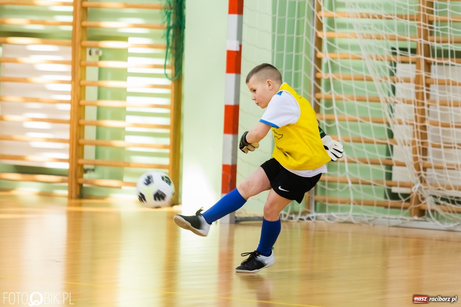 Zdjęcie w galerii na portalu naszraciborz.pl: Powiatowe eliminacje Pucharu Tymbarku [FOTO] wiadomości z regionu