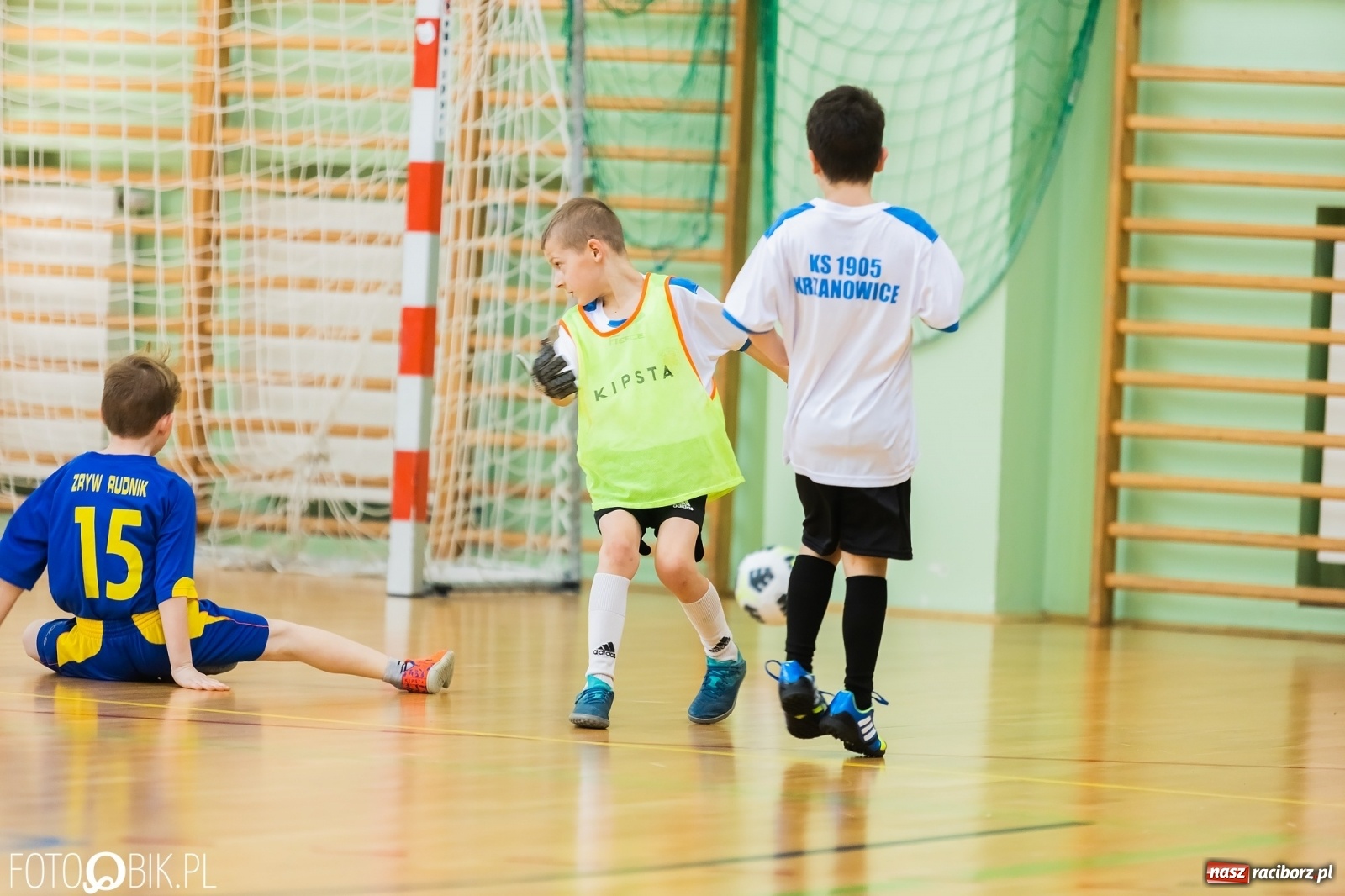 Zdjęcie w galerii na portalu naszraciborz.pl: Powiatowe eliminacje Pucharu Tymbarku [FOTO] wiadomości z regionu
