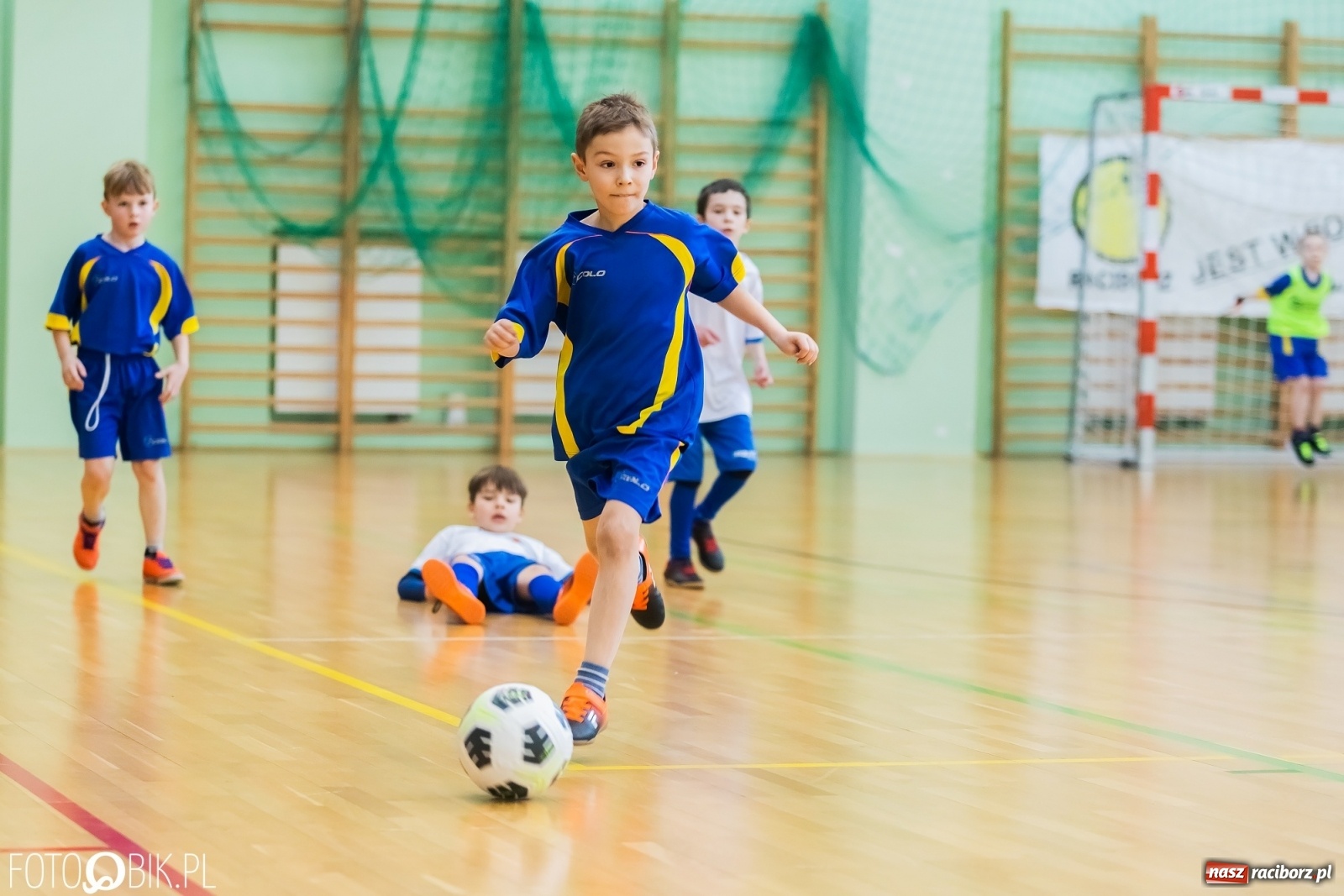 Zdjęcie w galerii na portalu naszraciborz.pl: Powiatowe eliminacje Pucharu Tymbarku [FOTO] wiadomości z regionu