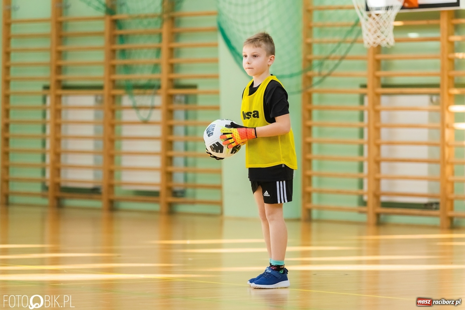 Zdjęcie w galerii na portalu naszraciborz.pl: Powiatowe eliminacje Pucharu Tymbarku [FOTO] wiadomości z regionu