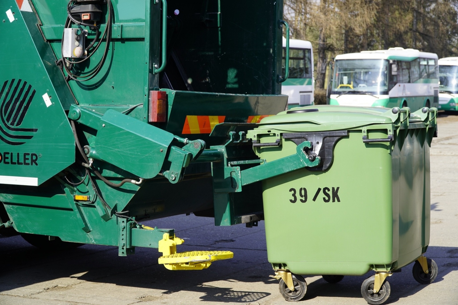 Zdjęcie w galerii na portalu naszraciborz.pl: Dwa nowe specjalistyczne pojazdy we flocie raciborskiego PK wiadomości z regionu