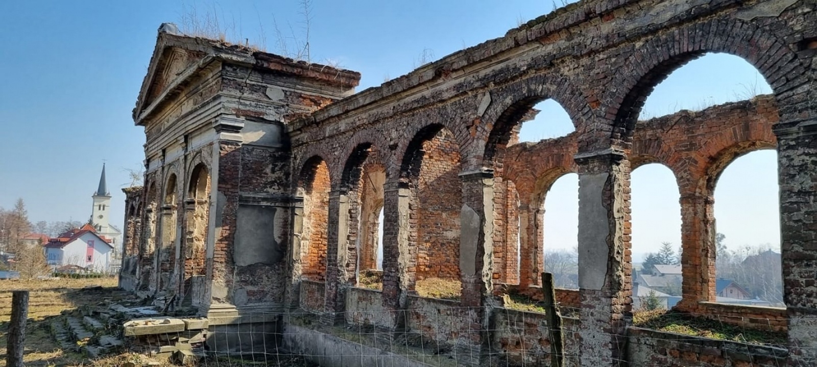 Zdjęcie w galerii na portalu naszraciborz.pl: Na ratunek rudnickim zabytkom [FOTO] wiadomości z regionu