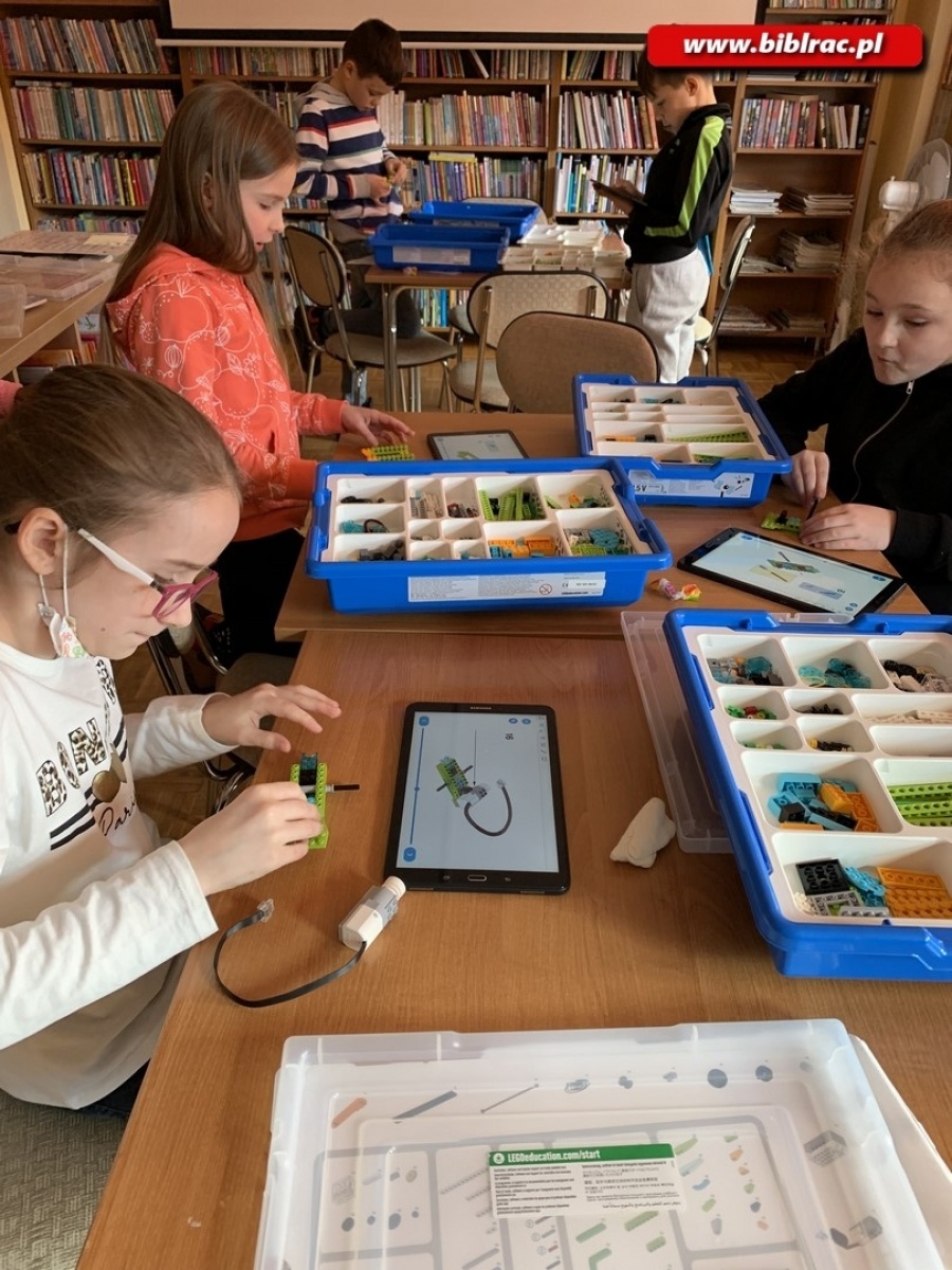 Zdjęcie w galerii na portalu naszraciborz.pl: Fantastyka i skandynawskie klimaty. Ferie w książnicy wiadomości z regionu