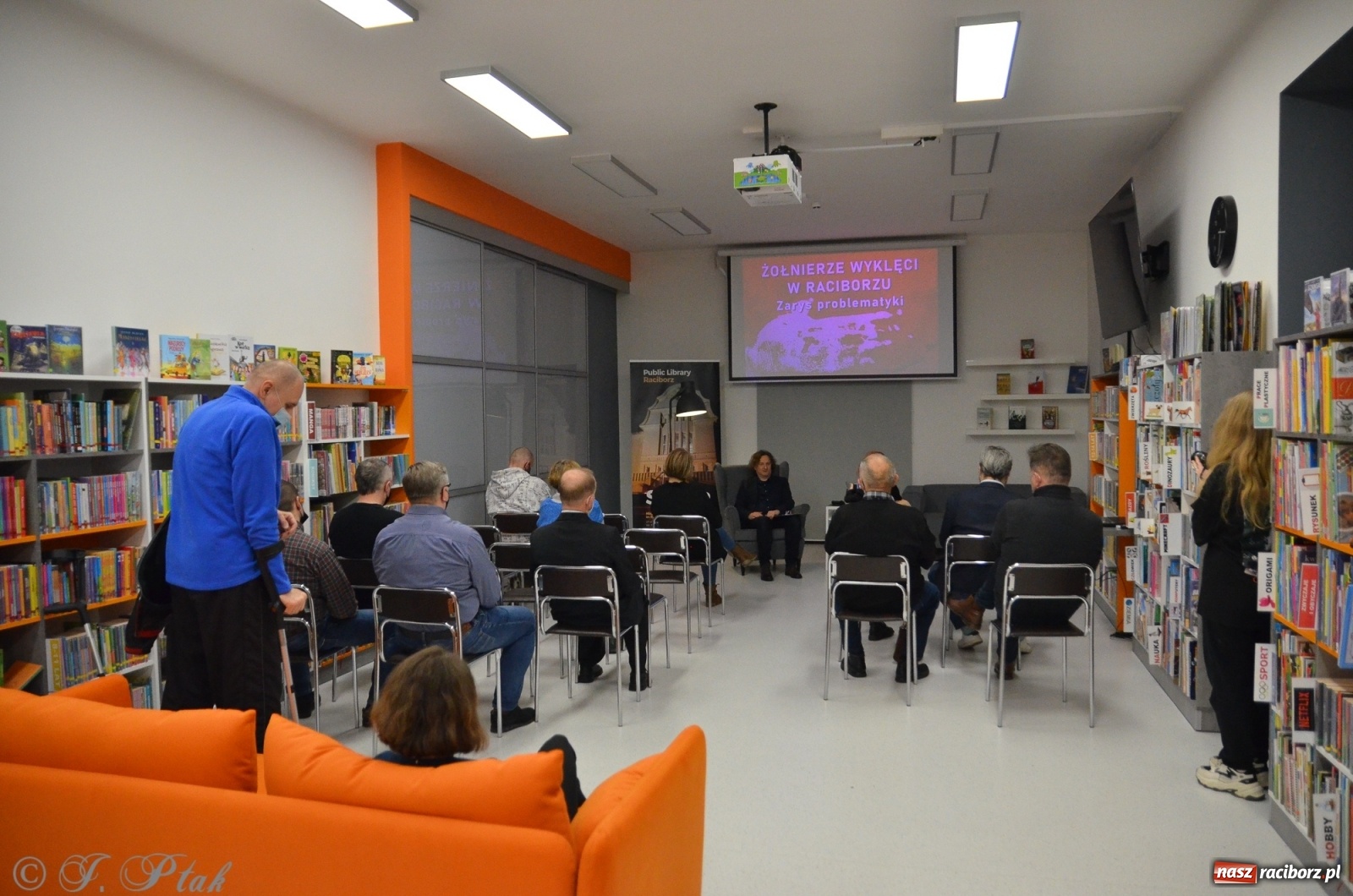 Zdjęcie w galerii na portalu naszraciborz.pl: Benczew o wyklętych. Wykład w raciborskiej bibliotece wiadomości z regionu