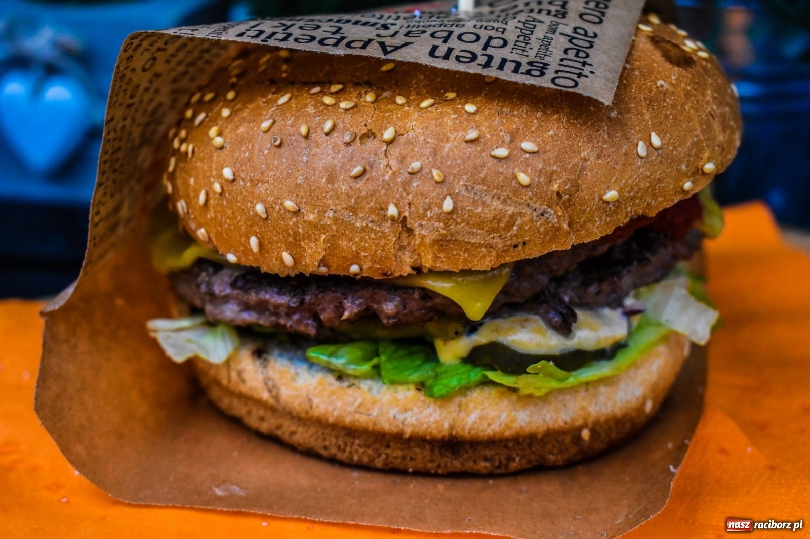 Zdjęcie w galerii na portalu naszraciborz.pl: Kulinarny przednówek w Raciborzu. Food trucki na zamku wiadomości z regionu