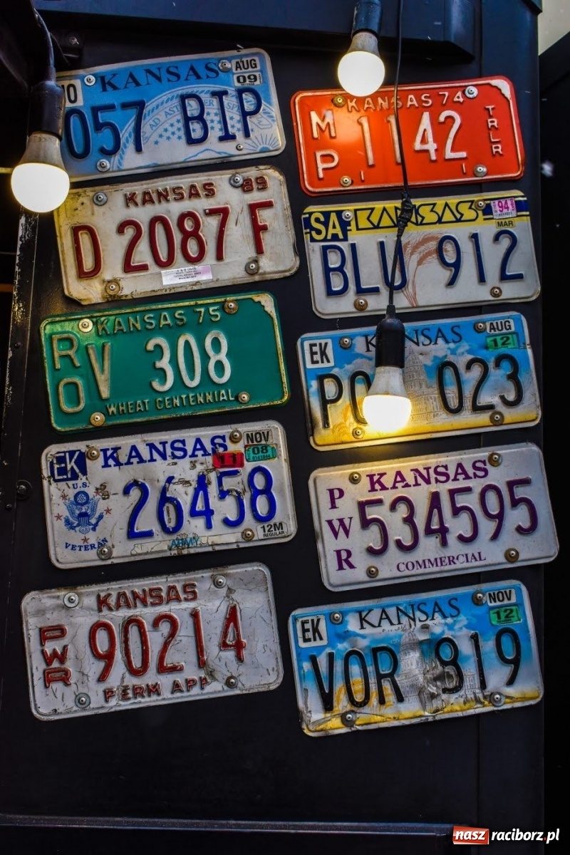 Zdjęcie w galerii na portalu naszraciborz.pl: Kulinarny przednówek w Raciborzu. Food trucki na zamku wiadomości z regionu