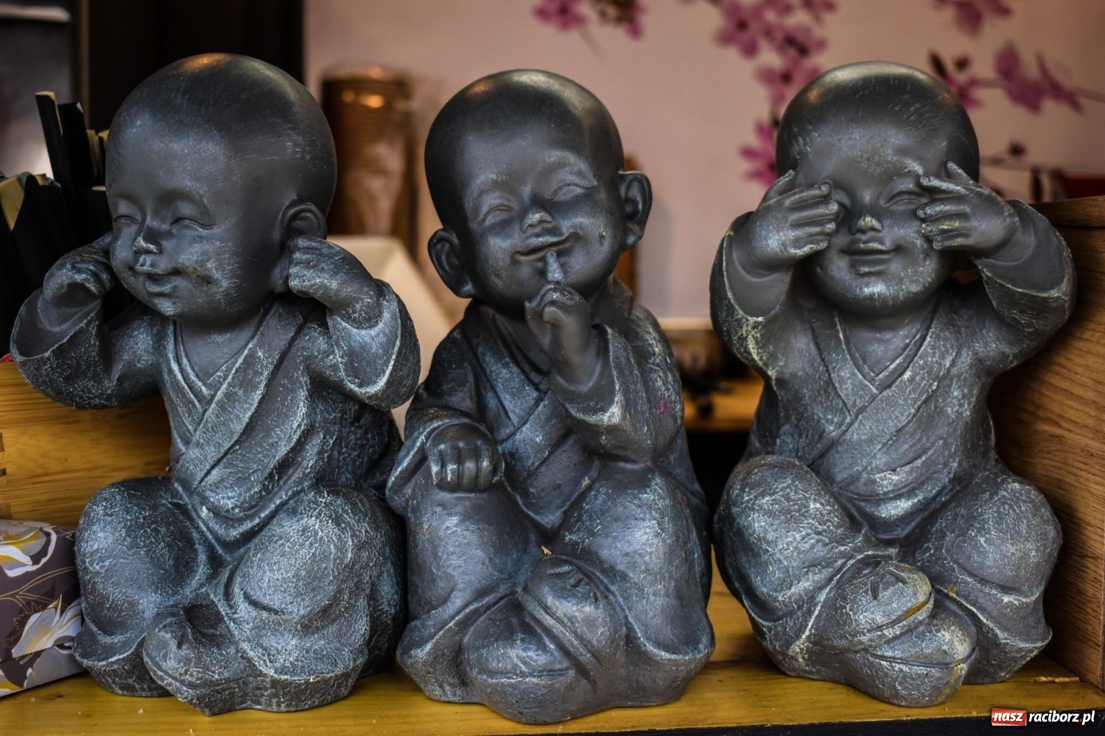 Zdjęcie w galerii na portalu naszraciborz.pl: Kulinarny przednówek w Raciborzu. Food trucki na zamku wiadomości z regionu