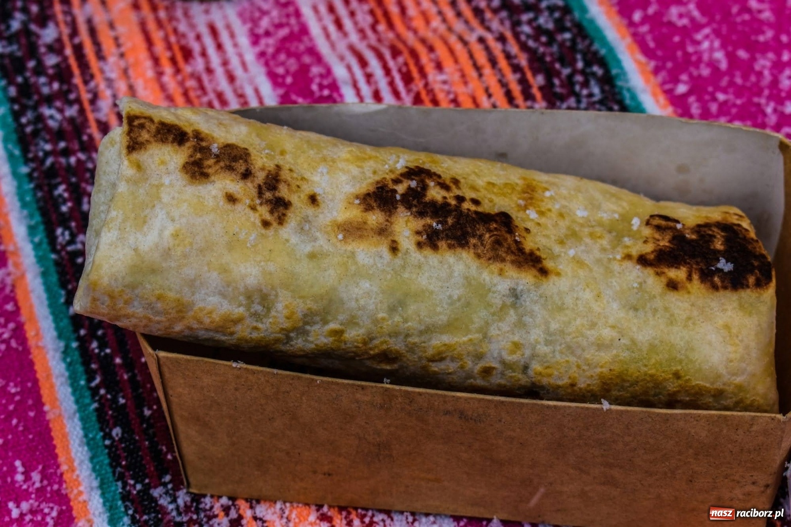 Zdjęcie w galerii na portalu naszraciborz.pl: Kulinarny przednówek w Raciborzu. Food trucki na zamku wiadomości z regionu