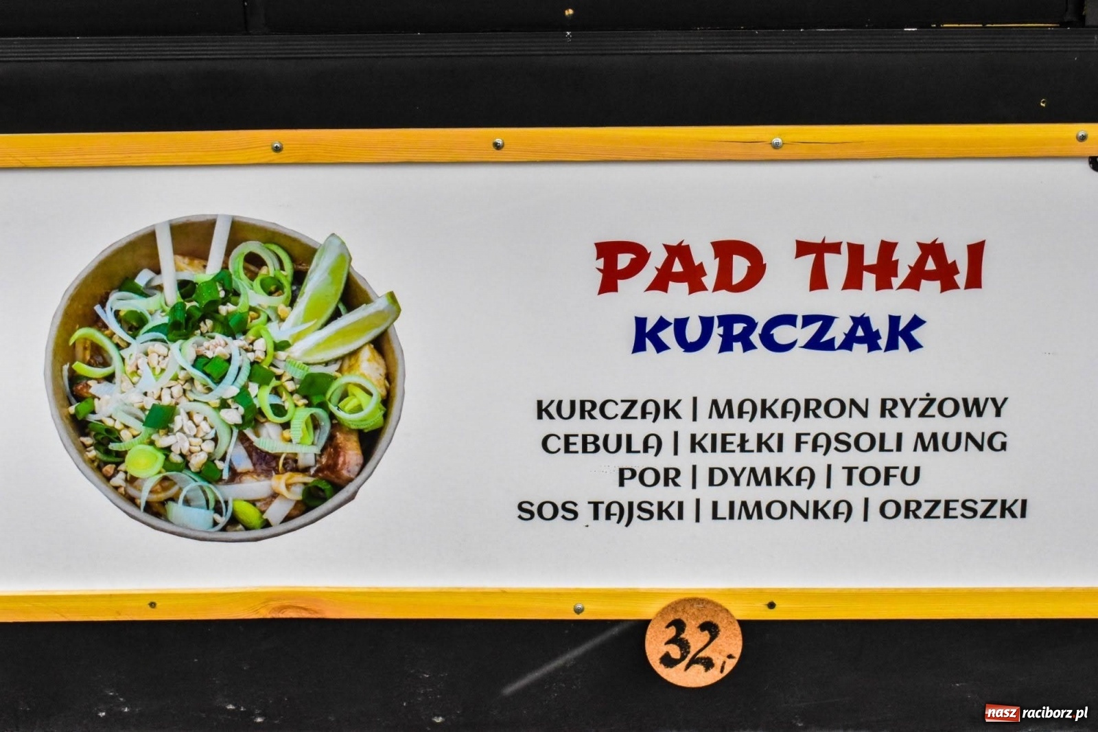 Zdjęcie w galerii na portalu naszraciborz.pl: Kulinarny przednówek w Raciborzu. Food trucki na zamku wiadomości z regionu