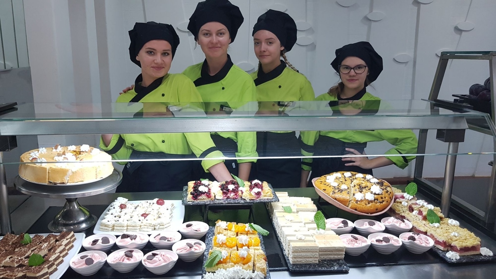 Zdjęcie w galerii na portalu naszraciborz.pl: Nauka w CKZiU nr 1 to jak podróż dookoła świata. Szkoła pozyskała ponad 730 tys. euro wiadomości z regionu