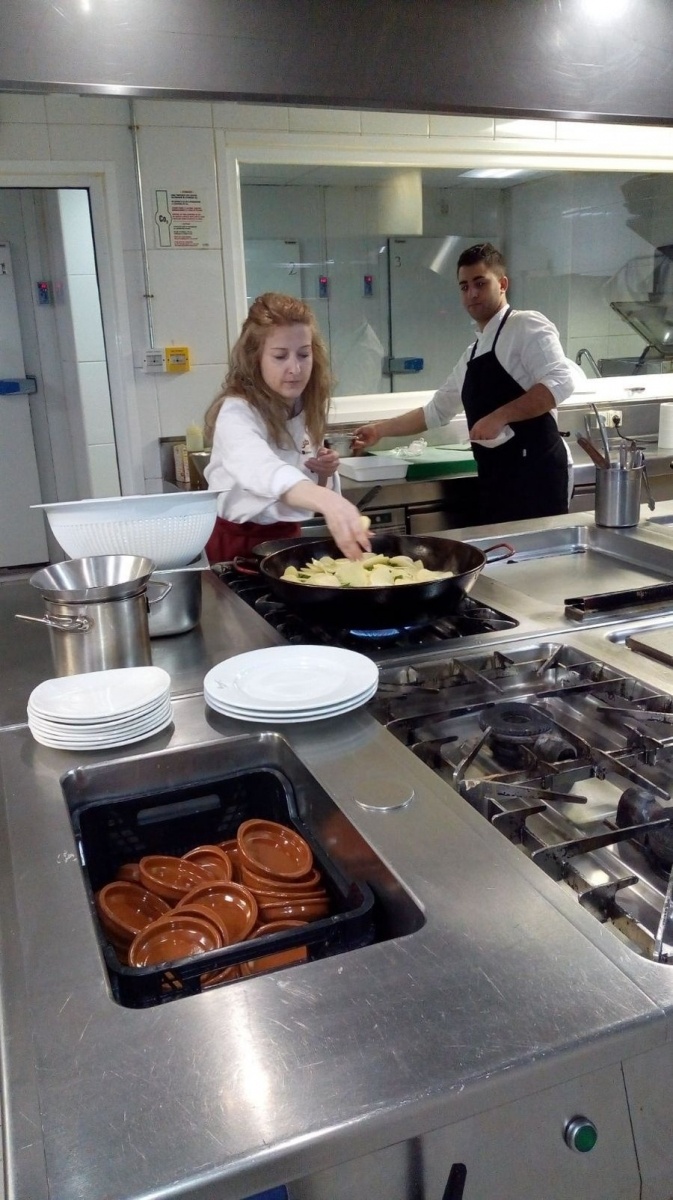 Zdjęcie w galerii na portalu naszraciborz.pl: Nauka w CKZiU nr 1 to jak podróż dookoła świata. Szkoła pozyskała ponad 730 tys. euro wiadomości z regionu