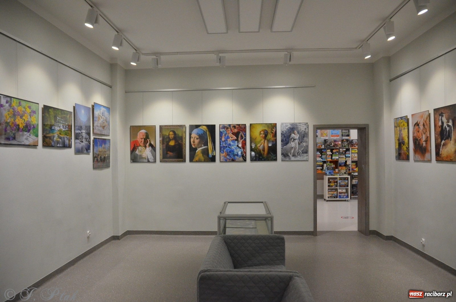 Zdjęcie w galerii na portalu naszraciborz.pl: Magiczny świat puzzli w raciborskiej książnicy wiadomości z regionu