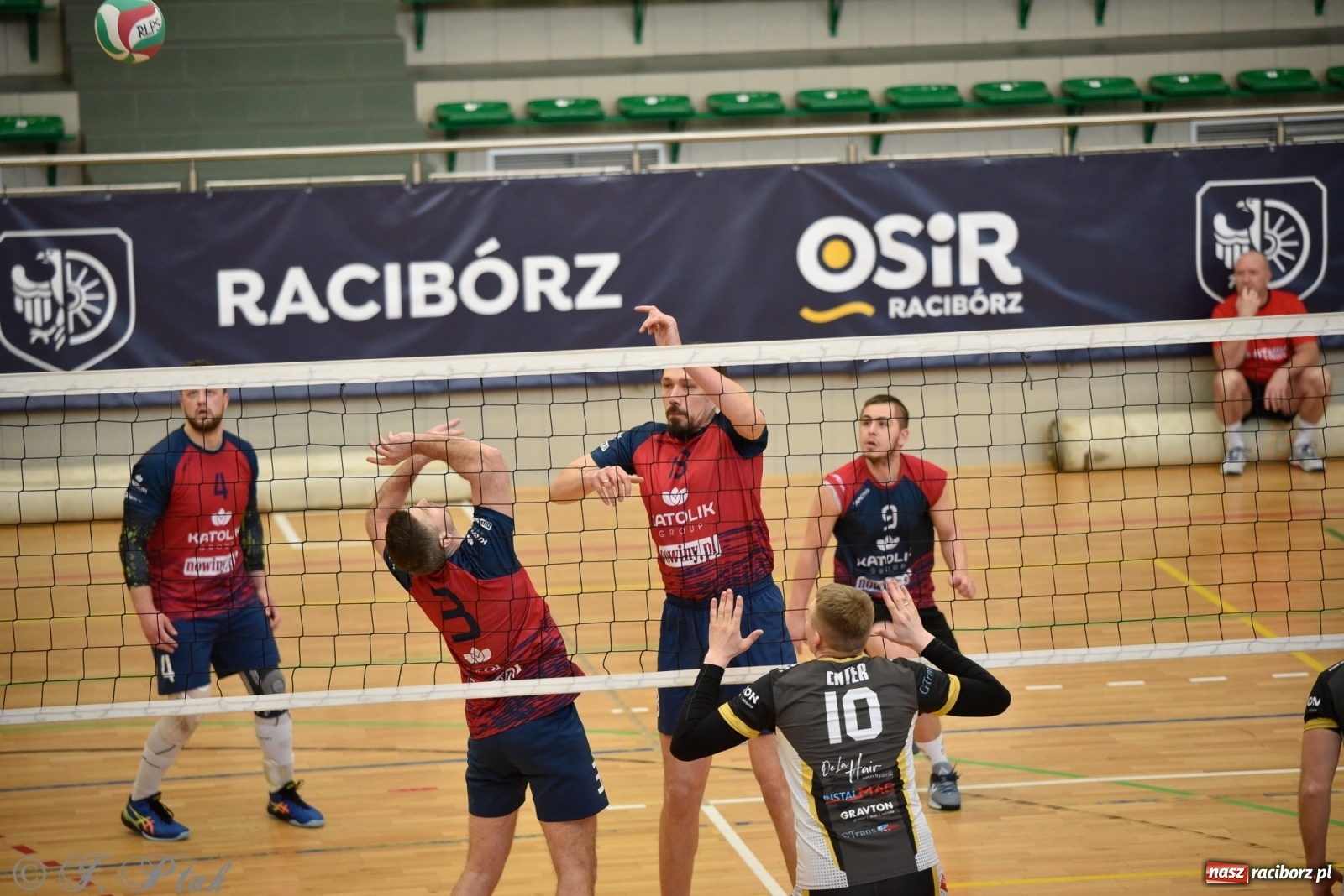 Zdjęcie w galerii na portalu naszraciborz.pl: Niedziela w RLPS pełna emocji  [FOTO] wiadomości z regionu