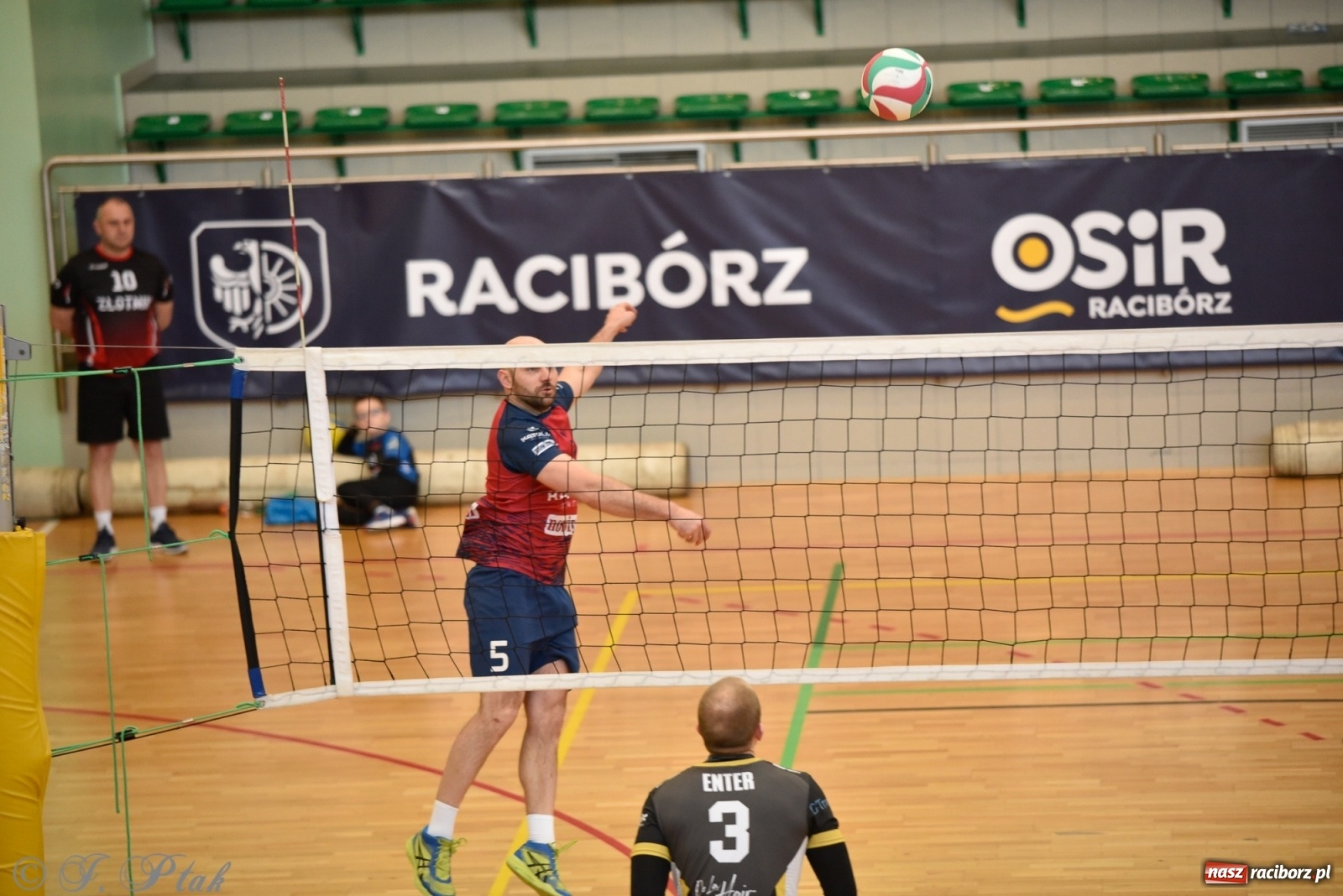 Zdjęcie w galerii na portalu naszraciborz.pl: Niedziela w RLPS pełna emocji  [FOTO] wiadomości z regionu