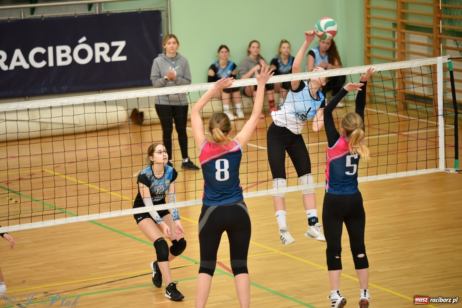 Zdjęcie w galerii na portalu naszraciborz.pl: Niedziela w RLPS pełna emocji  [FOTO] wiadomości z regionu