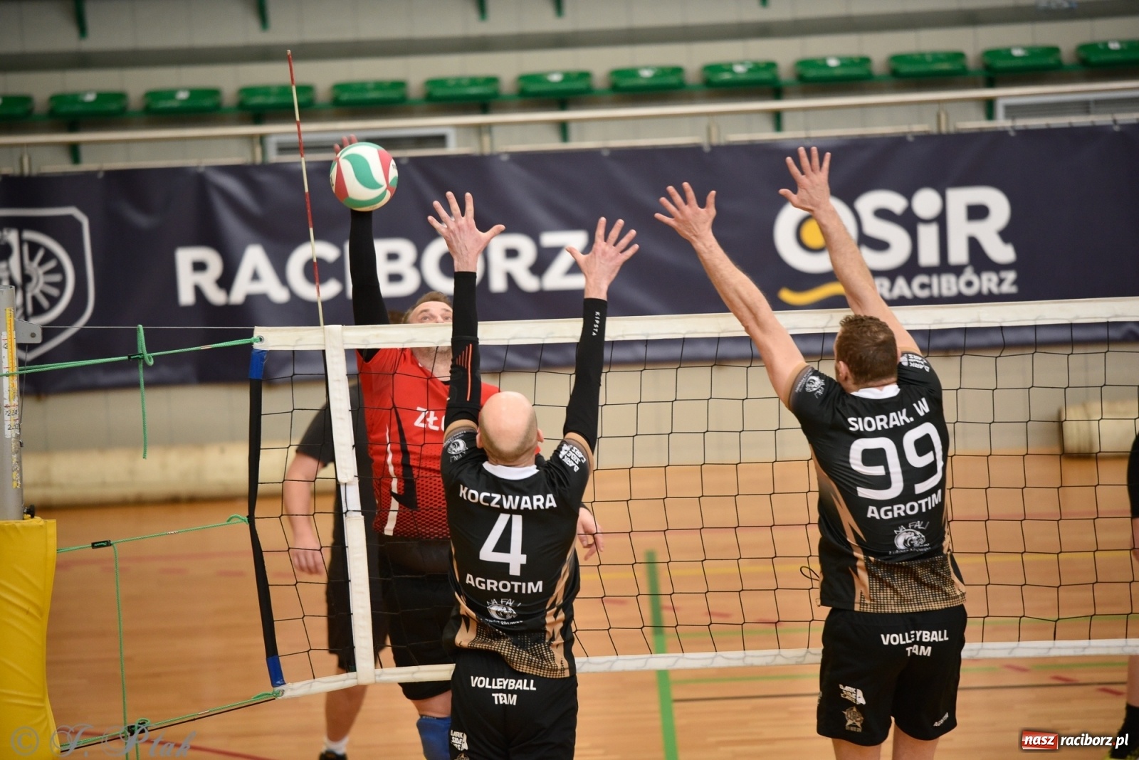 Zdjęcie w galerii na portalu naszraciborz.pl: Niedziela w RLPS pełna emocji  [FOTO] wiadomości z regionu