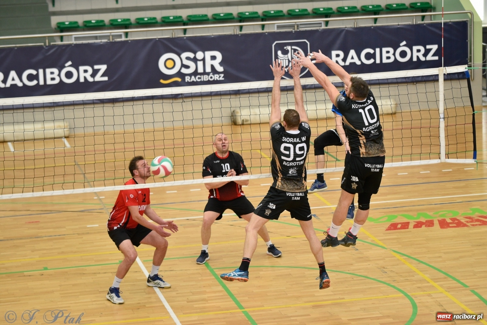 Zdjęcie w galerii na portalu naszraciborz.pl: Niedziela w RLPS pełna emocji  [FOTO] wiadomości z regionu